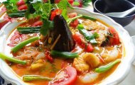 Canh chua đầu cá hồi đủ vị dinh dưỡng lại thơm ngon nức mũi