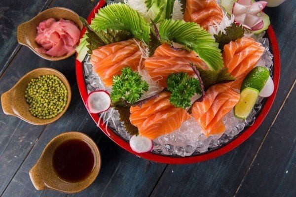 sashimi cá hồi 