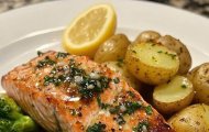 Salmon in Cream Sauce – Món Cá Hồi Thanh Ngọt, Béo Ngậy Chuẩn Âu