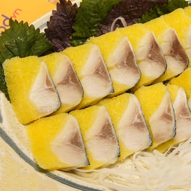 Cá trích ép trứng