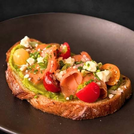 bánh mì cá hồi xông khói bruschetta