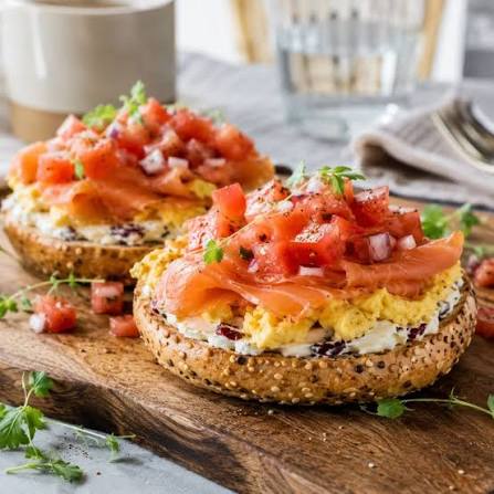 bánh mì cá hồi xông khói bruschetta